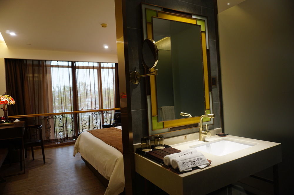 James Joyce Coffetel Hotel Guangzhou Baiyun Street North Branch Exterior photo